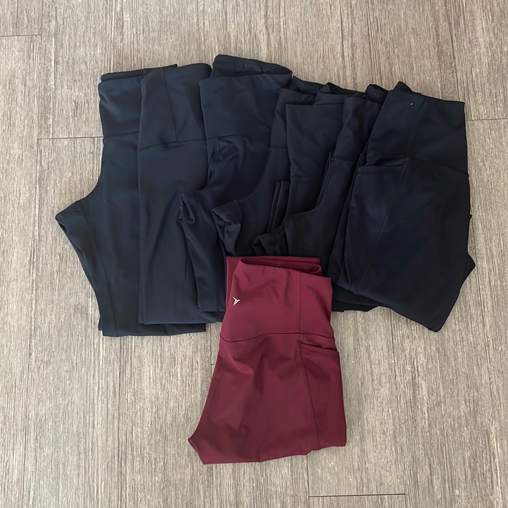 8 Pairs of Old Navy Powersoft 7/8 Leggings Size M